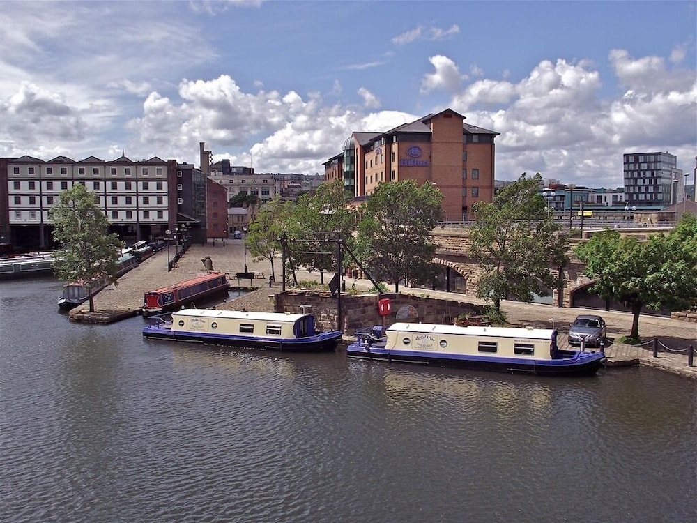 Houseboat Hotels — photo 2