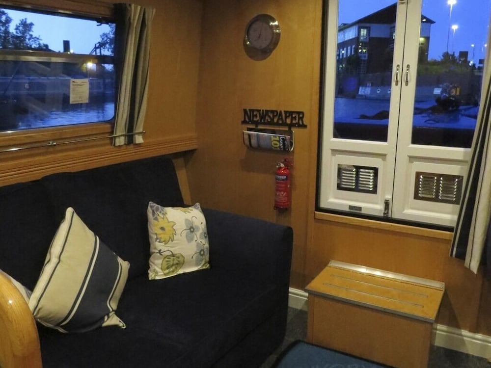 Houseboat Hotels — photo 3